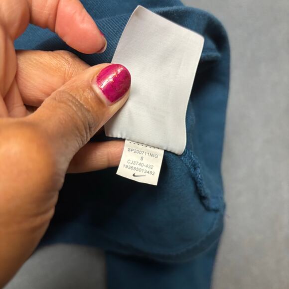 Nike Teal Crop Hoodie Women’s Small 100% Cotton Pullover Skater Athleisure - Picture 6 of 9